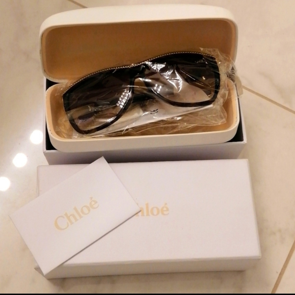 BNIB  ‼️beautiful authentic chloe sunglasses w gold metal detail‼️